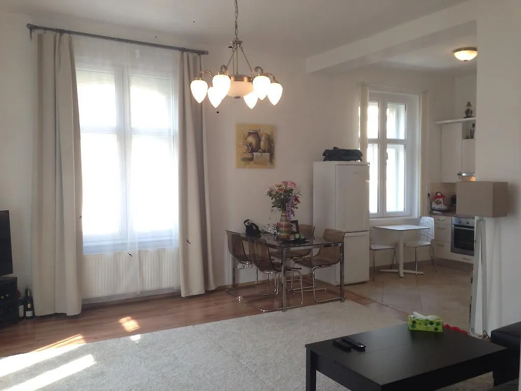 Exclusive Apartment On Zborovska Prag
