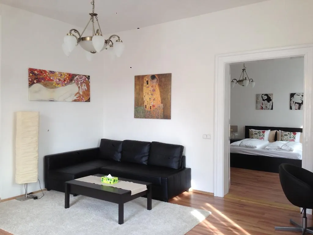 Exclusive Apartment On Zborovska Prag