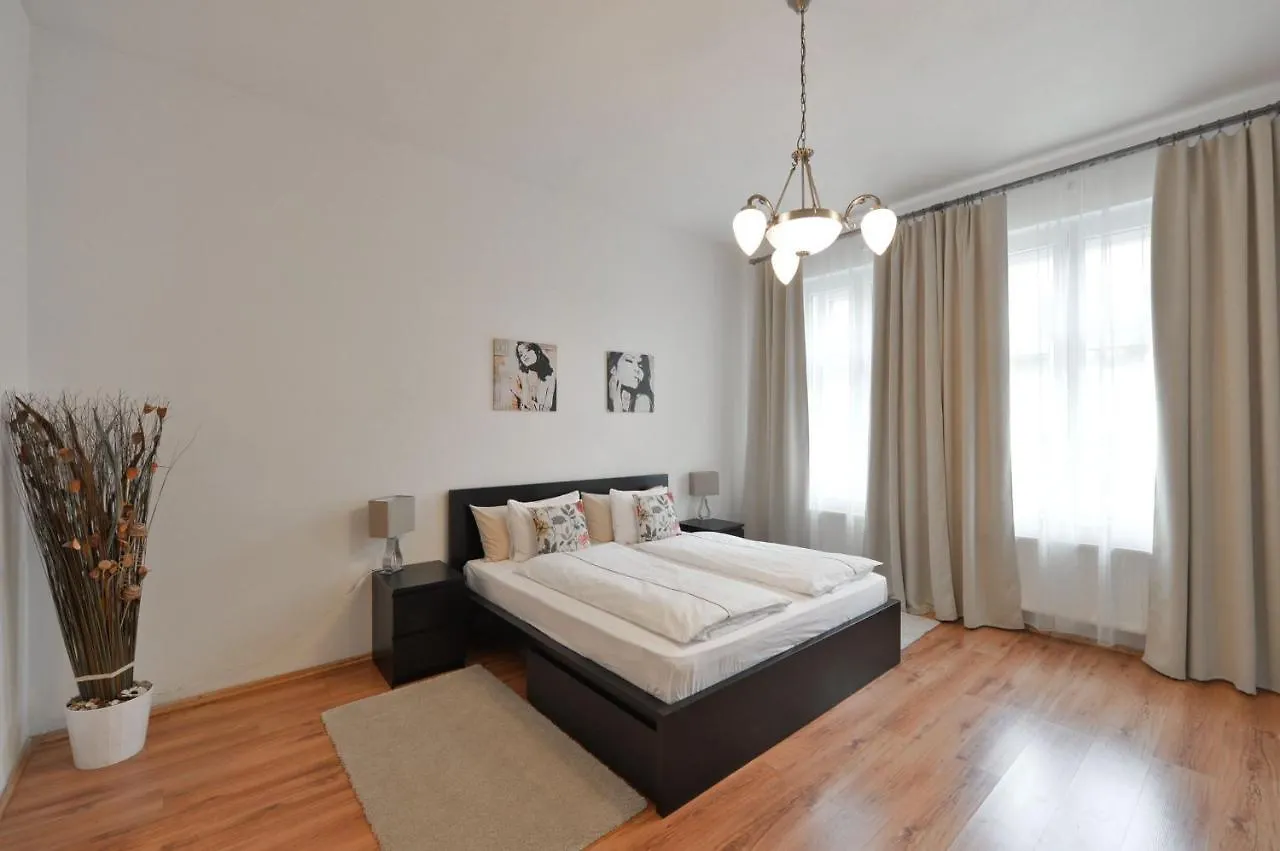 Exclusive Apartment On Zborovska Prague Czech Republic