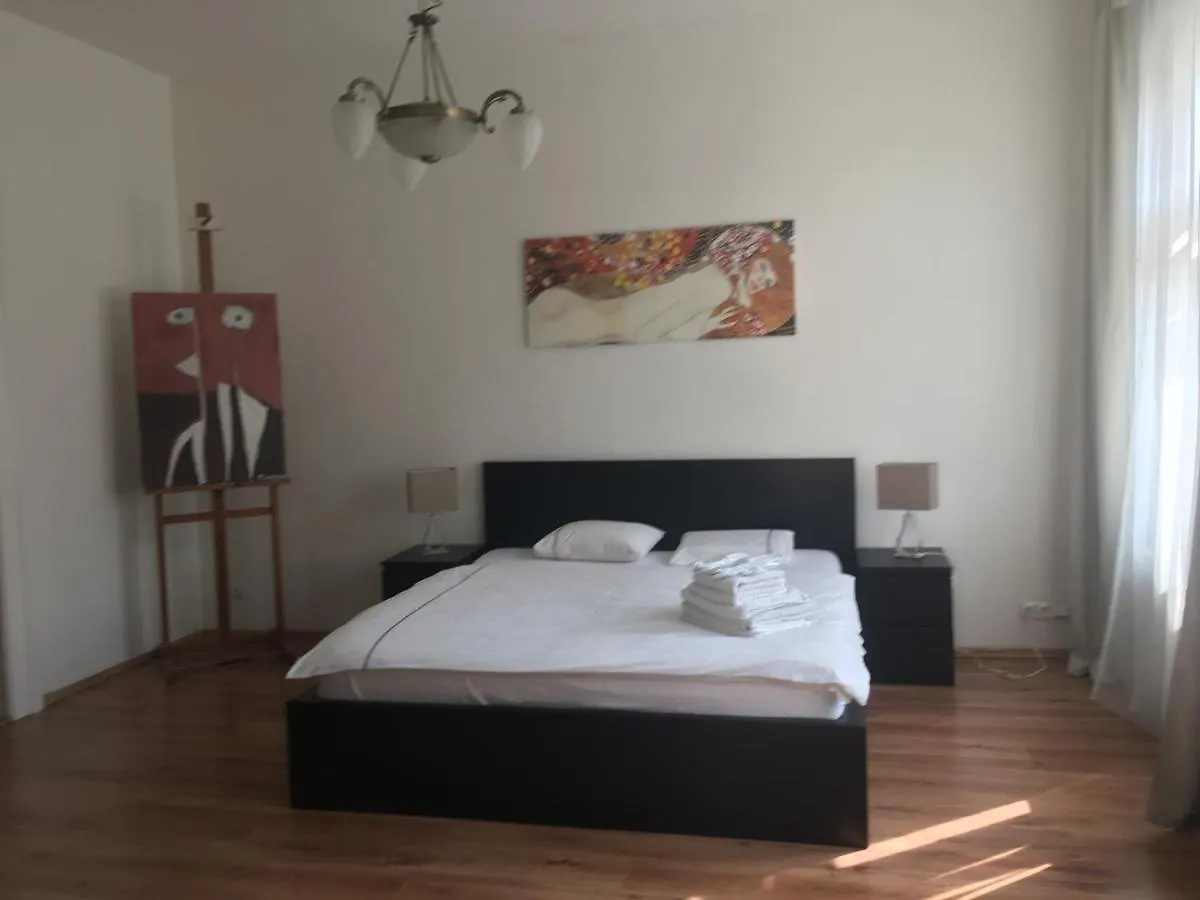 Exclusive Apartment On Zborovska Prague
