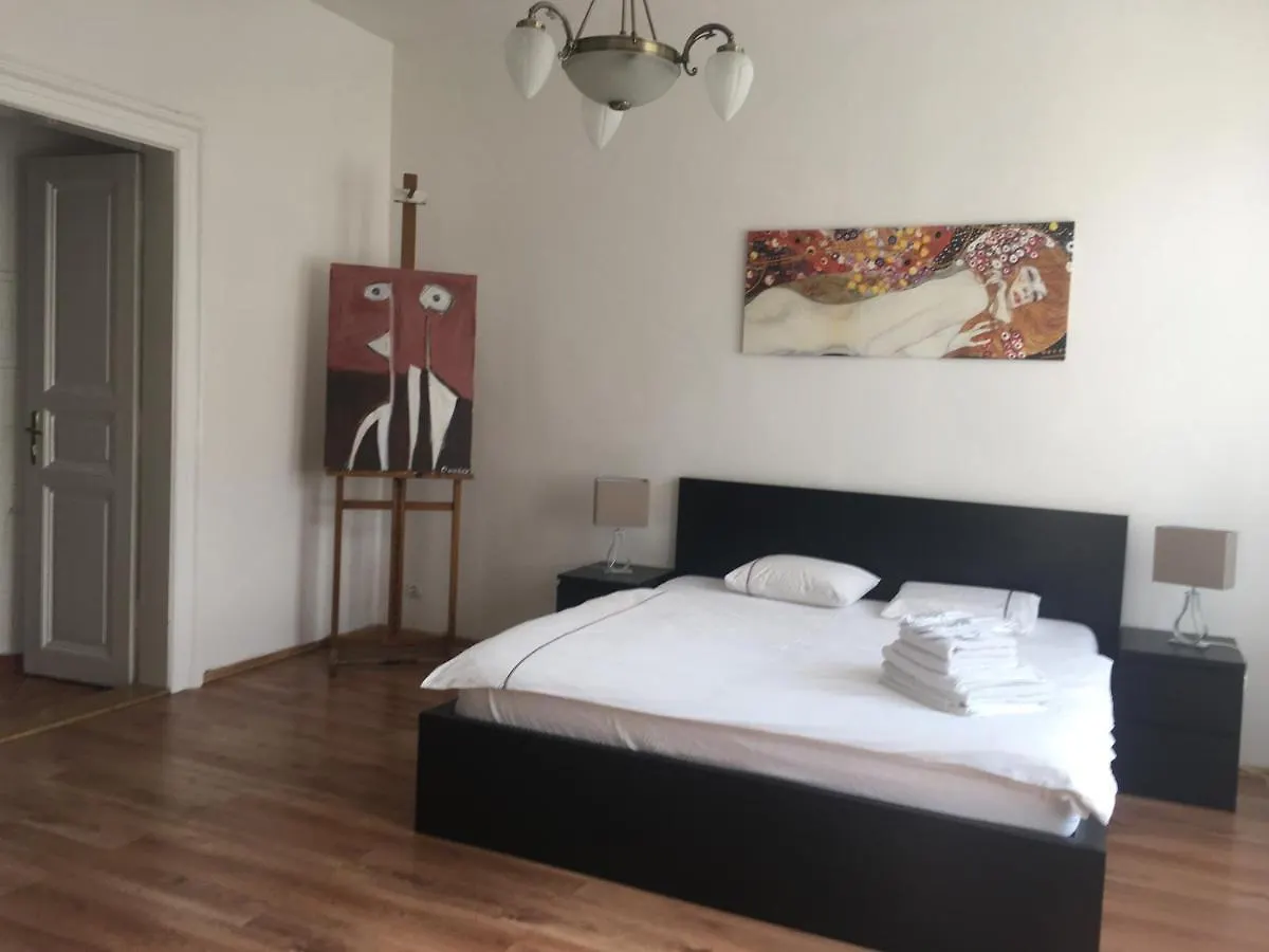 Exclusive Apartment On Zborovska Prague